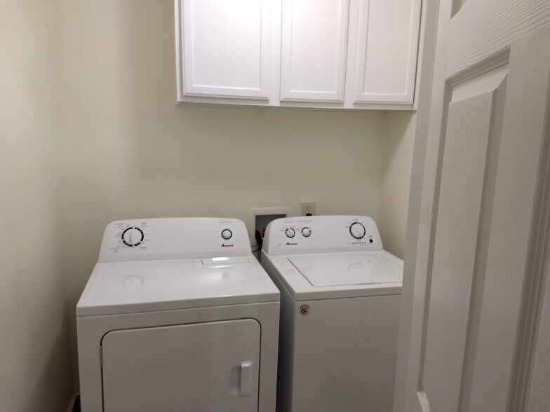 Building Photo - 8806 Gayton Rd