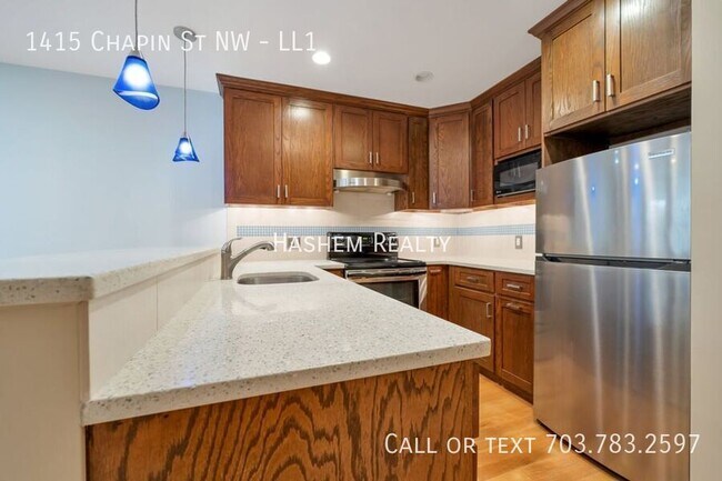 Building Photo - 1415 Chapin St NW