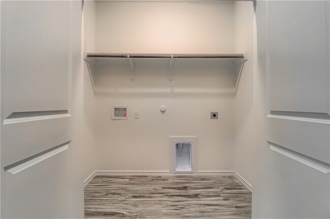 Building Photo - 7213 Tonka Ln