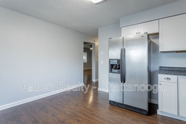Building Photo - 2806 Silverdale Rd