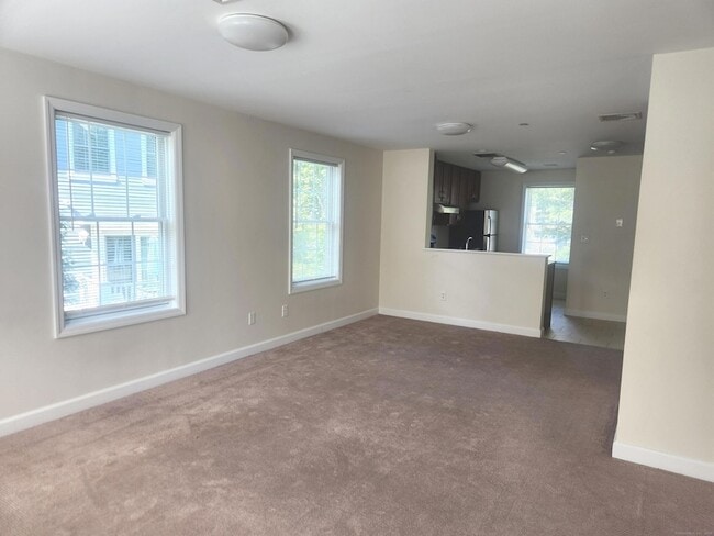 Building Photo - 10 Rockfield Dr