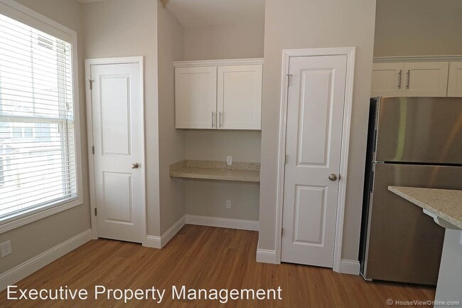 Building Photo - 2028 Walden Pond Way