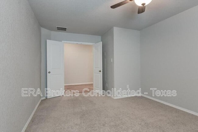 Building Photo - 6039 Akin Quay