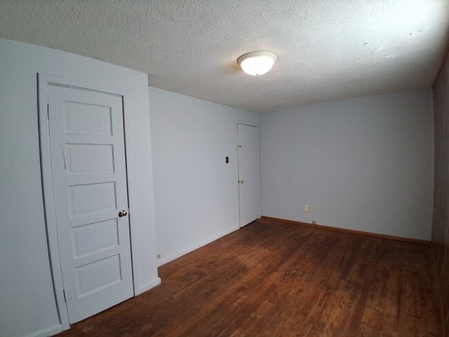 Building Photo - 134 S Griffin St