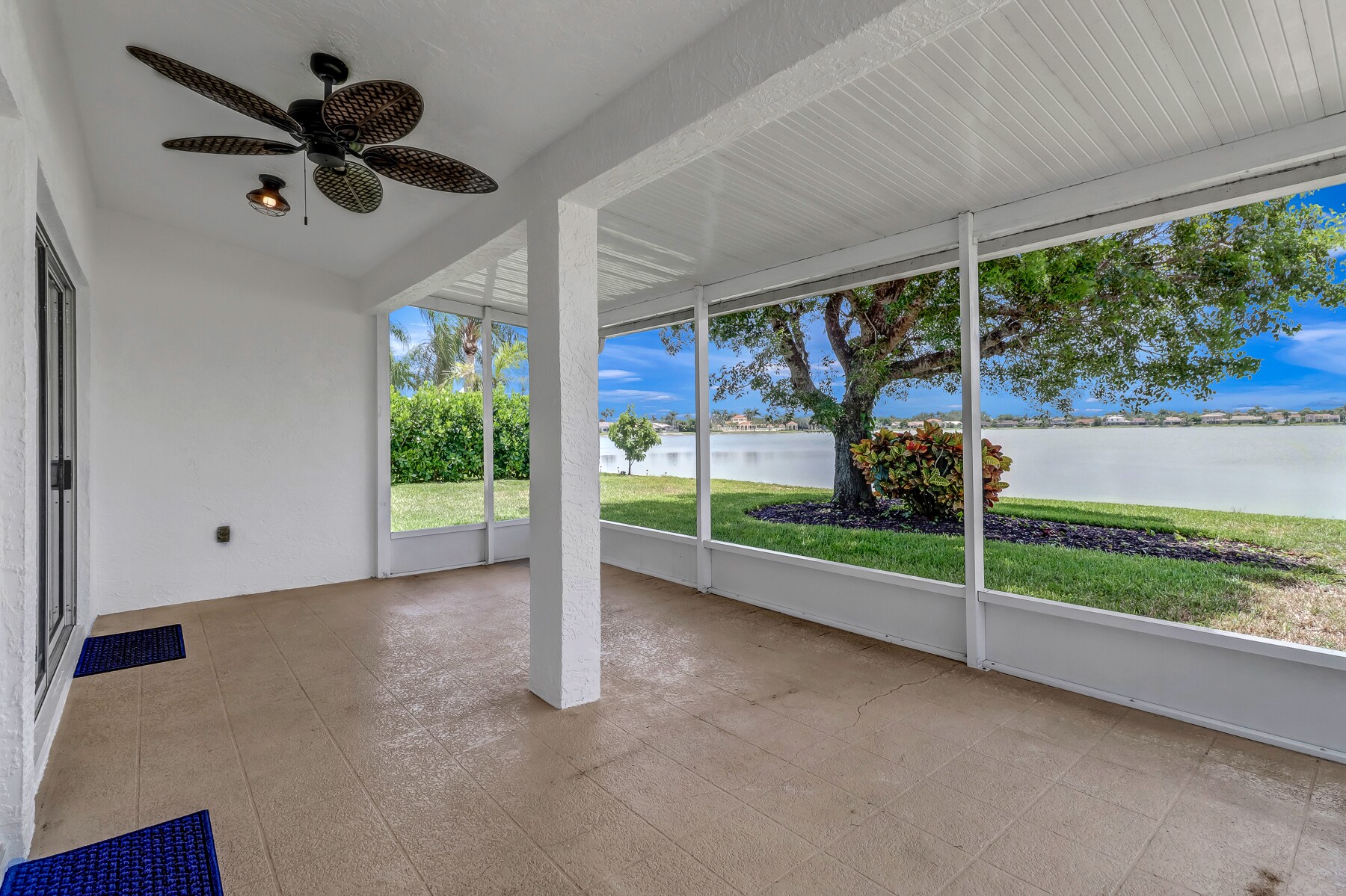 Screened porch - 7023 Mill Pond Cir