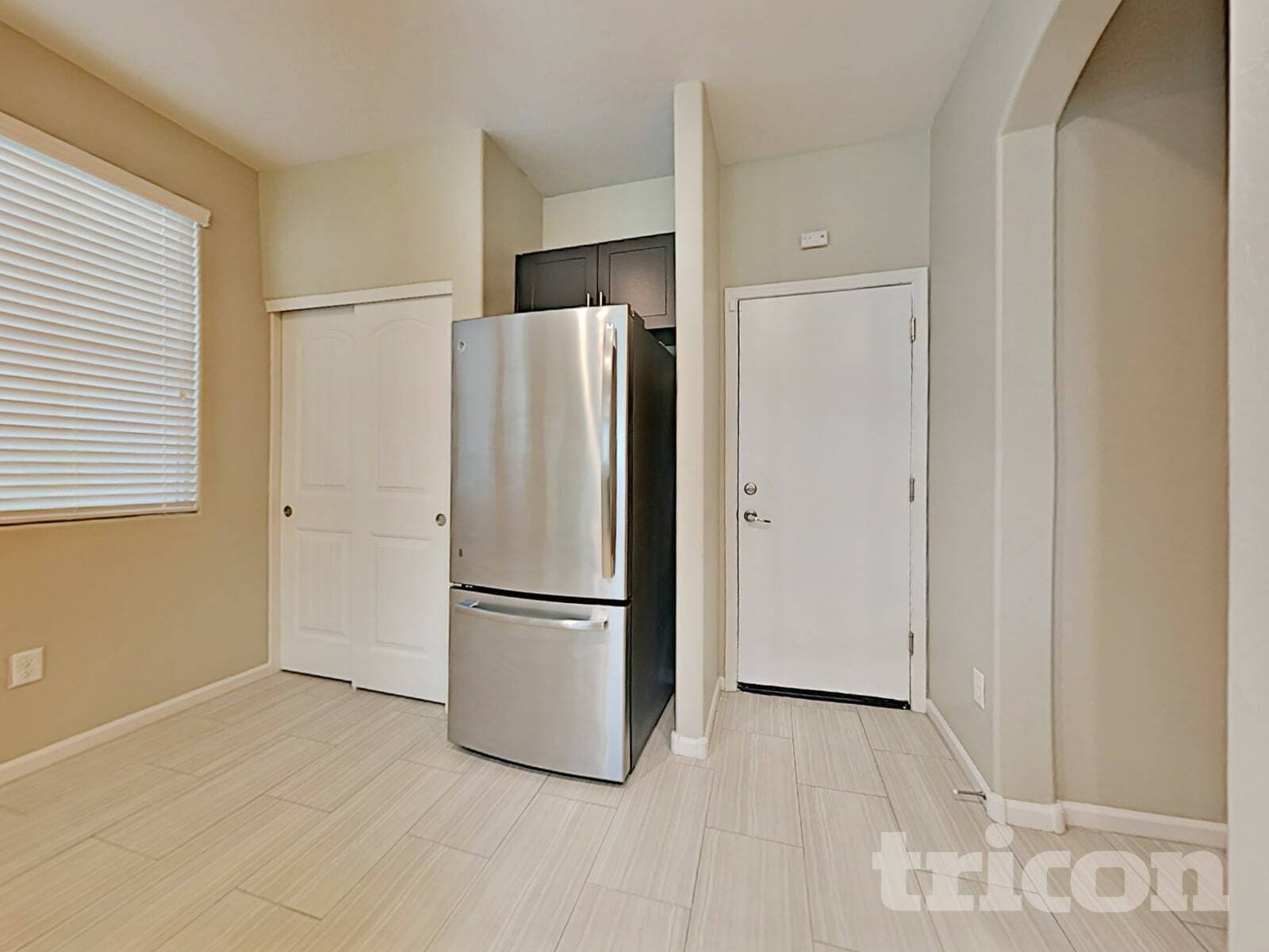 Building Photo - 12551 W Hummingbird Terrace