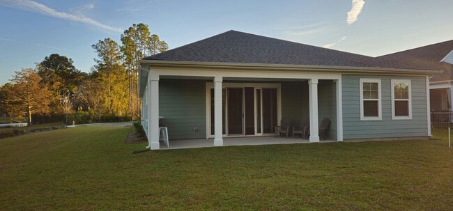 Building Photo - Live the Dream: Luxury Golf Course Living Awaits!