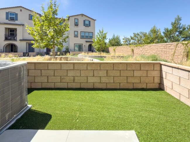 Building Photo - ~ AVAILABLE NOW ~ New Construction Home for Rent in the NEW Heirloom Farms Community in Temecula!