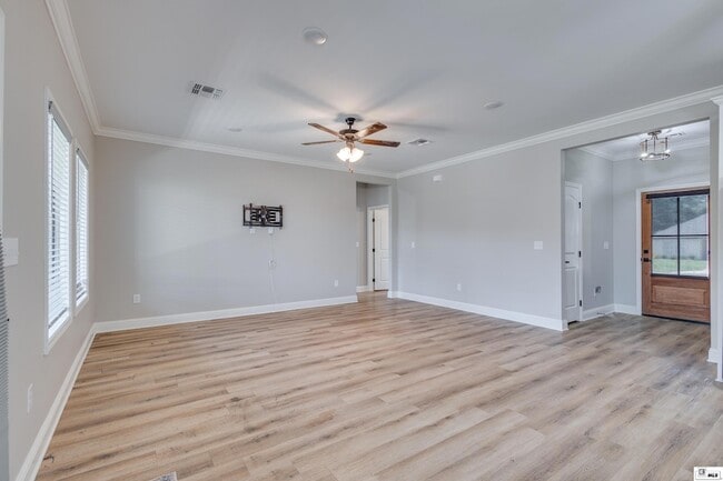 Building Photo - 134 Clearwater Cir