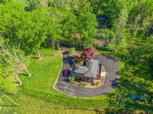 Building Photo - 242 Lake Rd