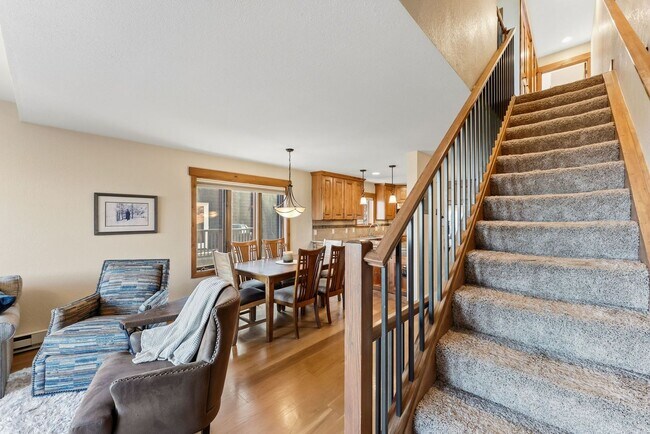 Building Photo - Breck 3-bedroom home with views! 6-12 month lease!