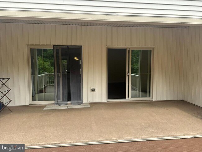 Building Photo - 10402 Steeplechase Run Ln