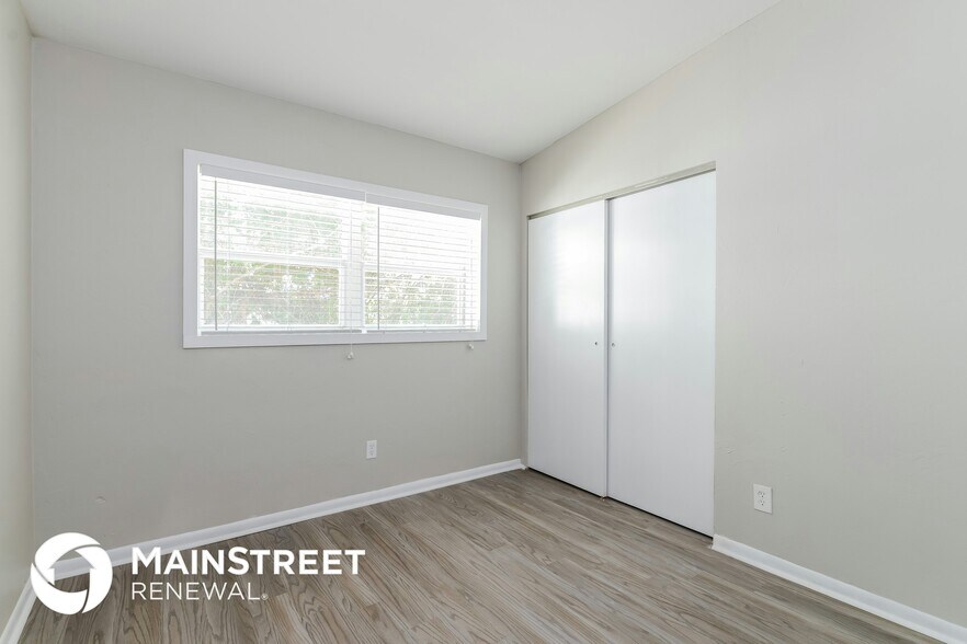 Building Photo - 3668 Schwalbe Dr