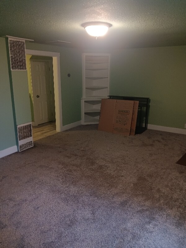 Building Photo - 4250 NE Hwy 20