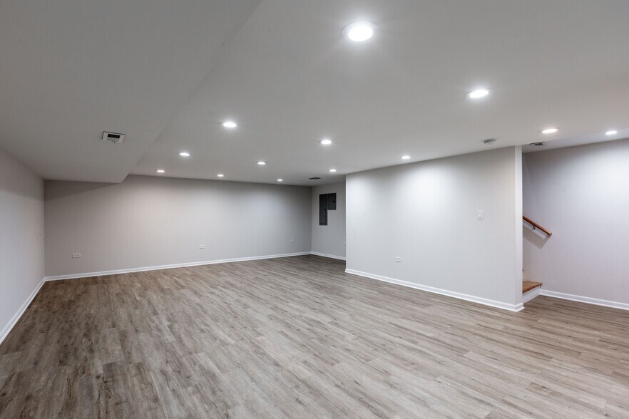 Building Photo - 2701 W Thomas St