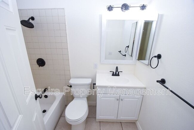 Building Photo - 1131 Carlsbad Pl