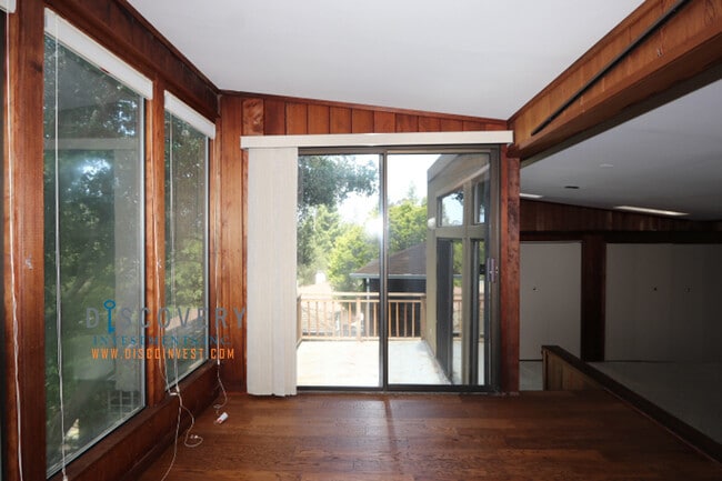 Building Photo - Contemporary Montclair 3+ Bedroom Canyon H...