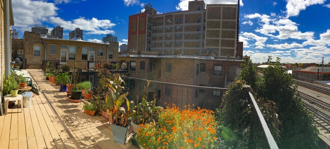 Building Photo - 5752 N Winthrop