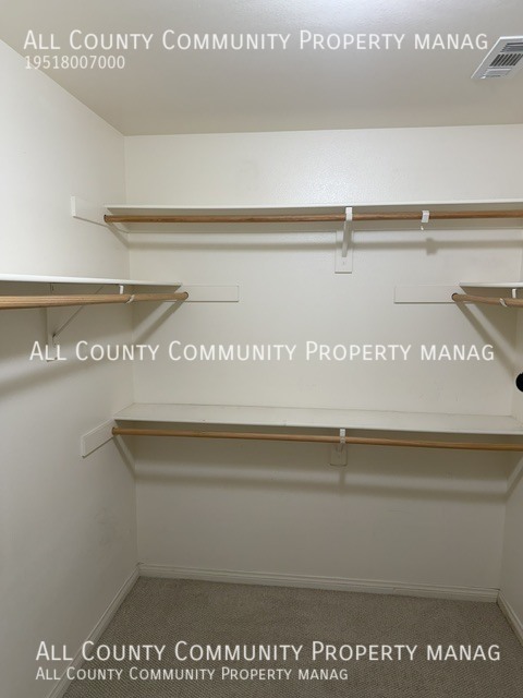 Building Photo - 315 W Linden Dr