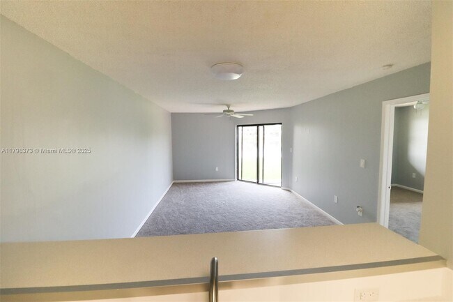 Building Photo - 9779 Nob Hill Ct