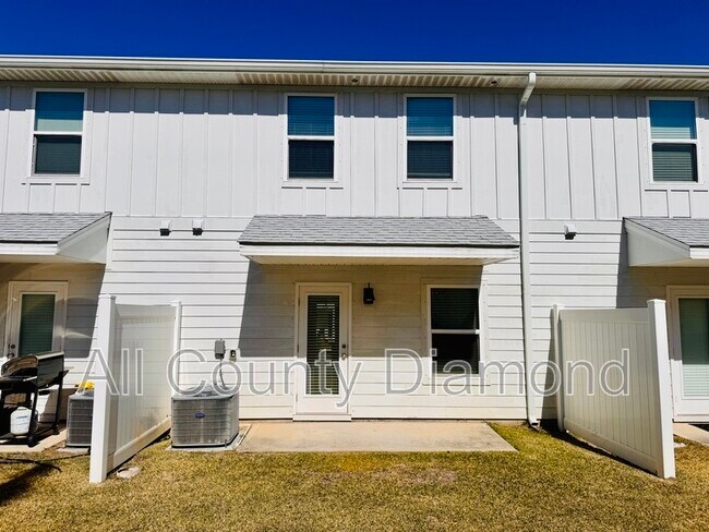 Building Photo - 10 Renea Cv