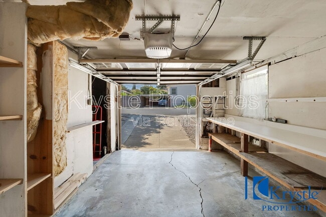 Building Photo - 104 Scenic Way