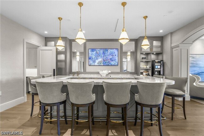Building Photo - 8787 Bay Colony Dr