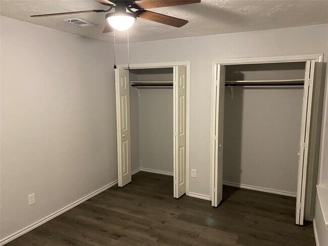 Building Photo - 309 S Avenue C Ave