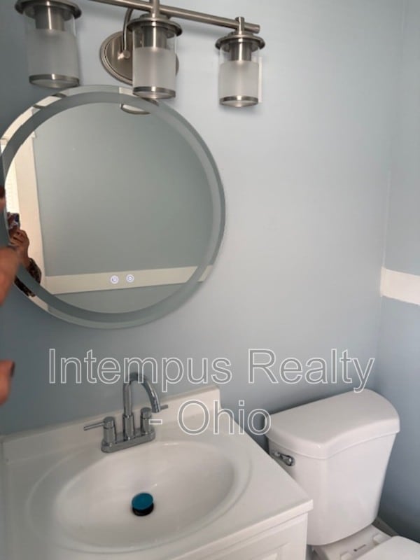 Building Photo - 306 Maplewood Ave