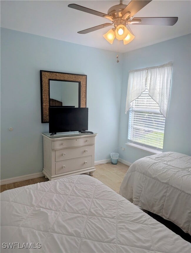 Building Photo - 2535 SW 28th Pl