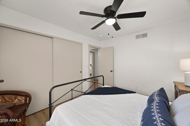 Building Photo - 5449 E Larkspur Dr