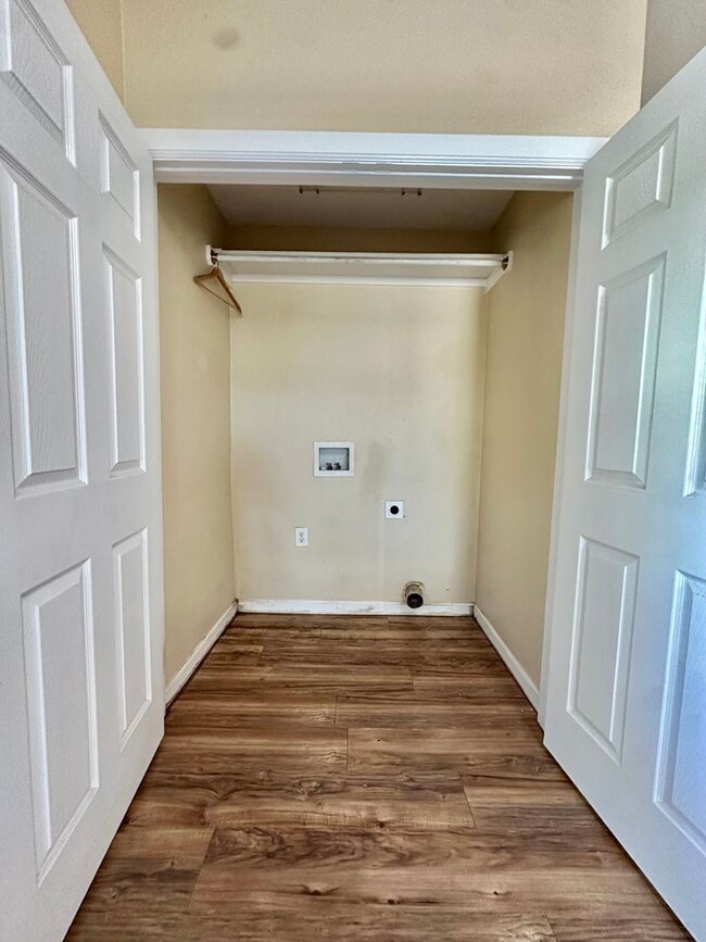 Building Photo - COMING MAY 2026 - Cozy 3 Bedroom Home Near Fort Concho!