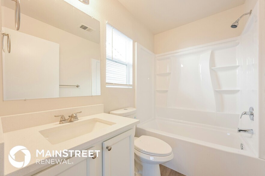 Building Photo - 5117 Kittredge St