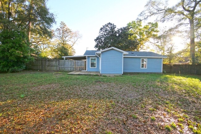 Building Photo - 3-Bedroom Home on Quiet Cul-De-Sac in Northeast Pensacola with Fully Fenced Yard – Available Marc...