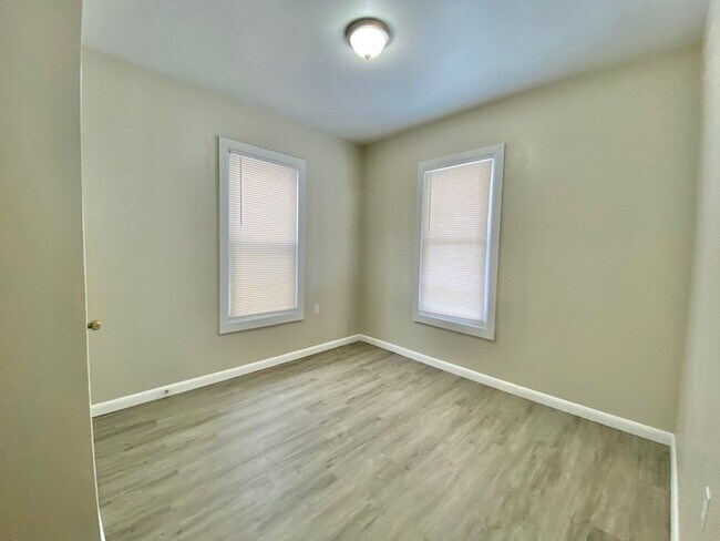 Building Photo - 39 Acushnet Ave