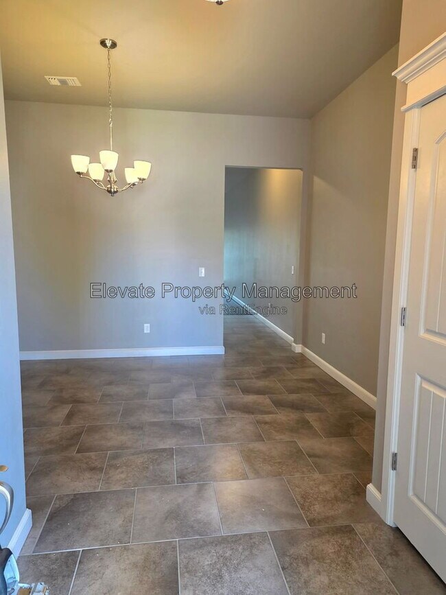 Building Photo - 2210 Starwood Wy