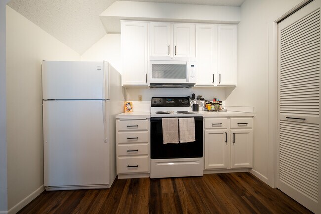 Building Photo - 4275 Merrimac Lane North