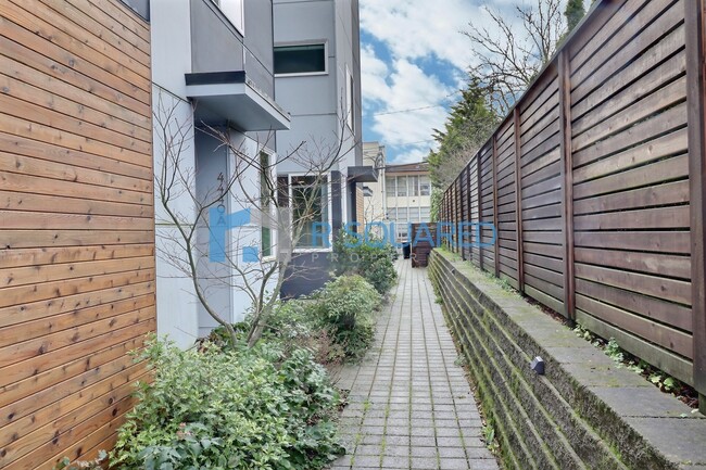 Building Photo - 4447 41st Ave SW