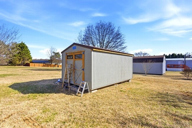 Building Photo - 442 Ruth Riggs Way