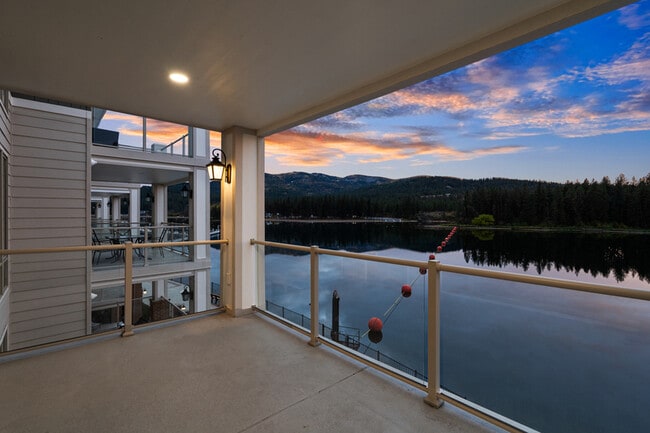 Building Photo - 355 W Waterside Dr