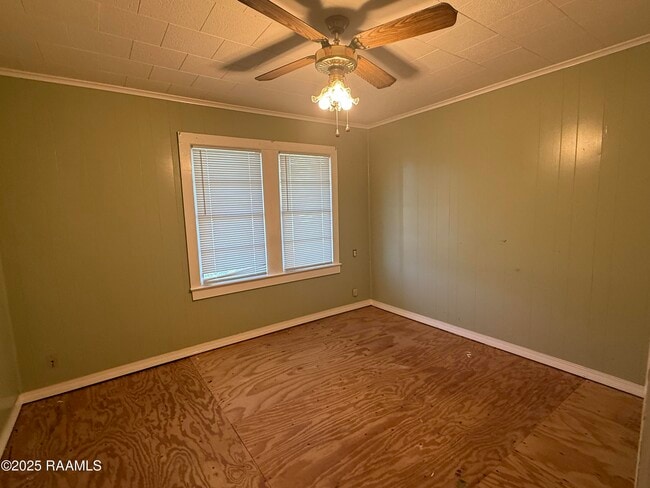 Building Photo - 129 E Broussard Rd