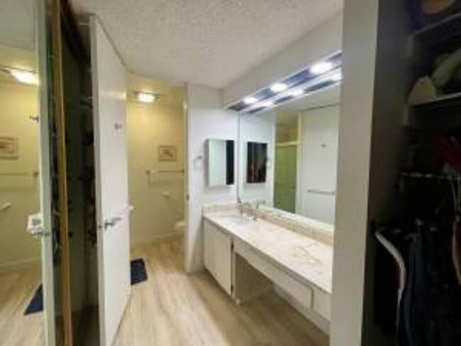 Building Photo - 6 MONTHS SHORT TERM RENTAL FURNISHED CONDO AVAILABLE