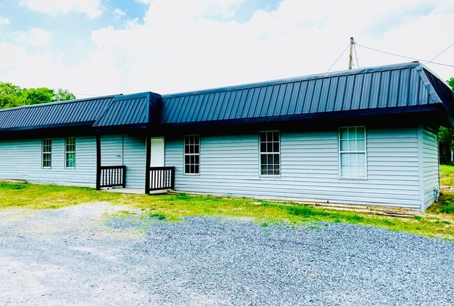 Building Photo - 2032 Mill Creek Rd SW