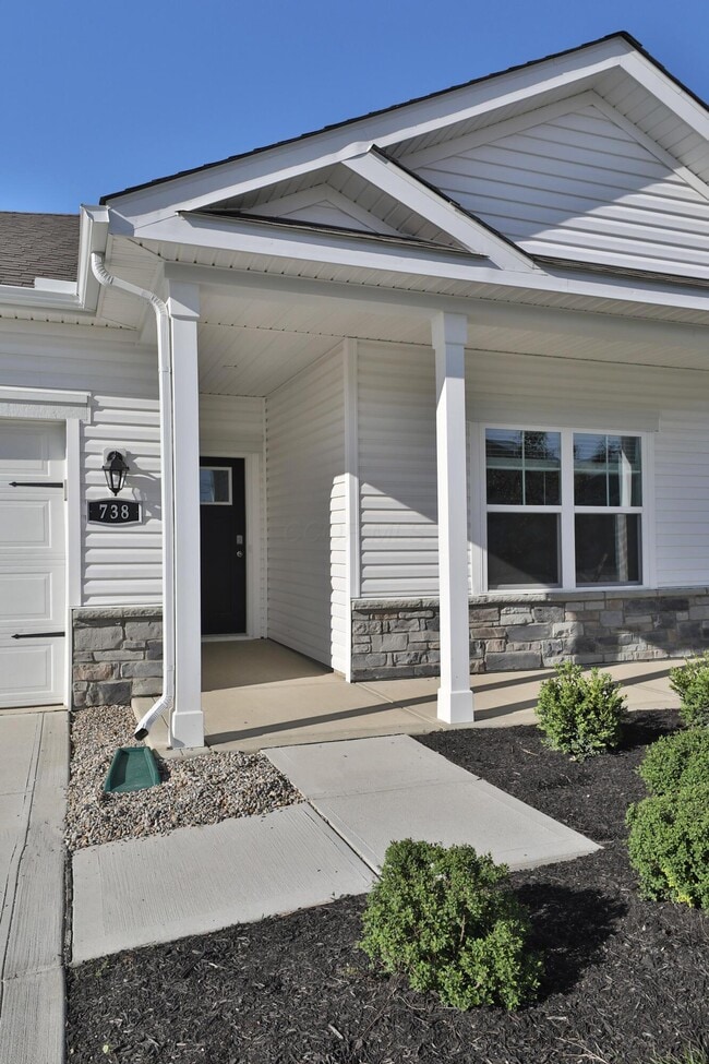 Building Photo - 738 Maria Dr