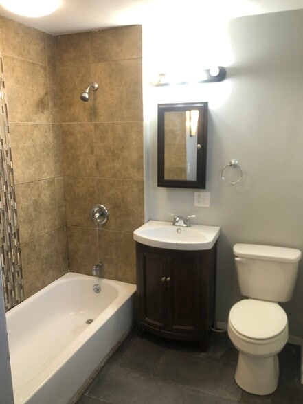 Building Photo - 26 W 4th St