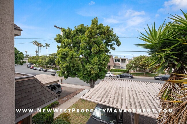 Building Photo - Recently Refreshed Point Loma 2-Bedroom at Baycrest! Small Pet OK! Available Now!