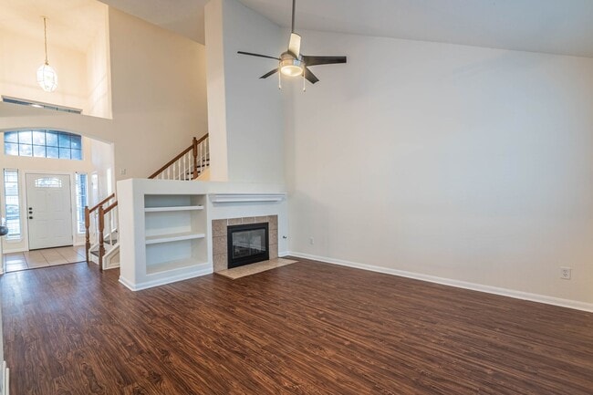 Building Photo - 6303 Faulkner Ridge Dr