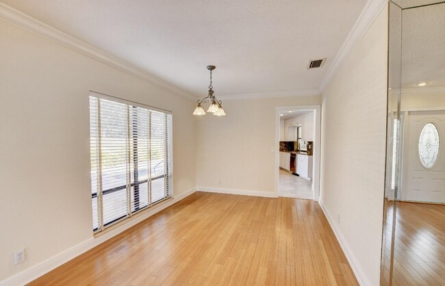 Building Photo - 17768 Maplewood Dr