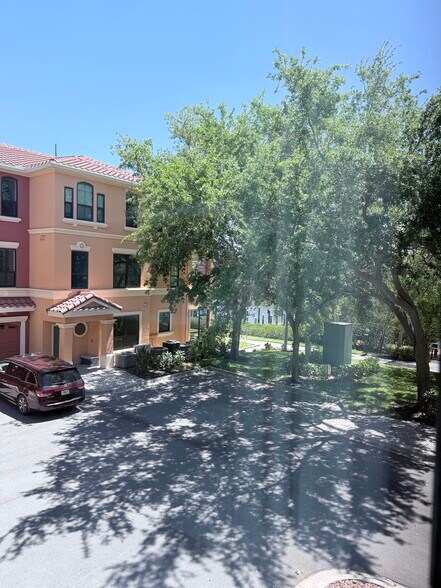 Building Photo - 2725 Via Cipriani