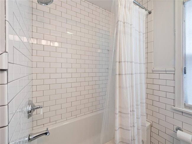 Building Photo - 4325 Chowen Ave S